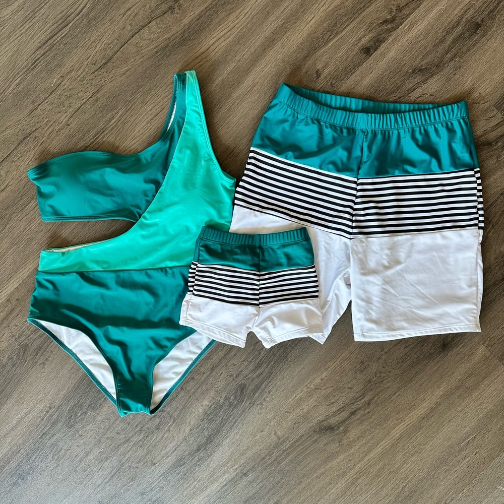 Family Matching Swimsuits - Pat Pat - Women’s MD, Men’s MD, Toddler 2T